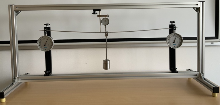 Versuchsaufbau zur Balkenverformung